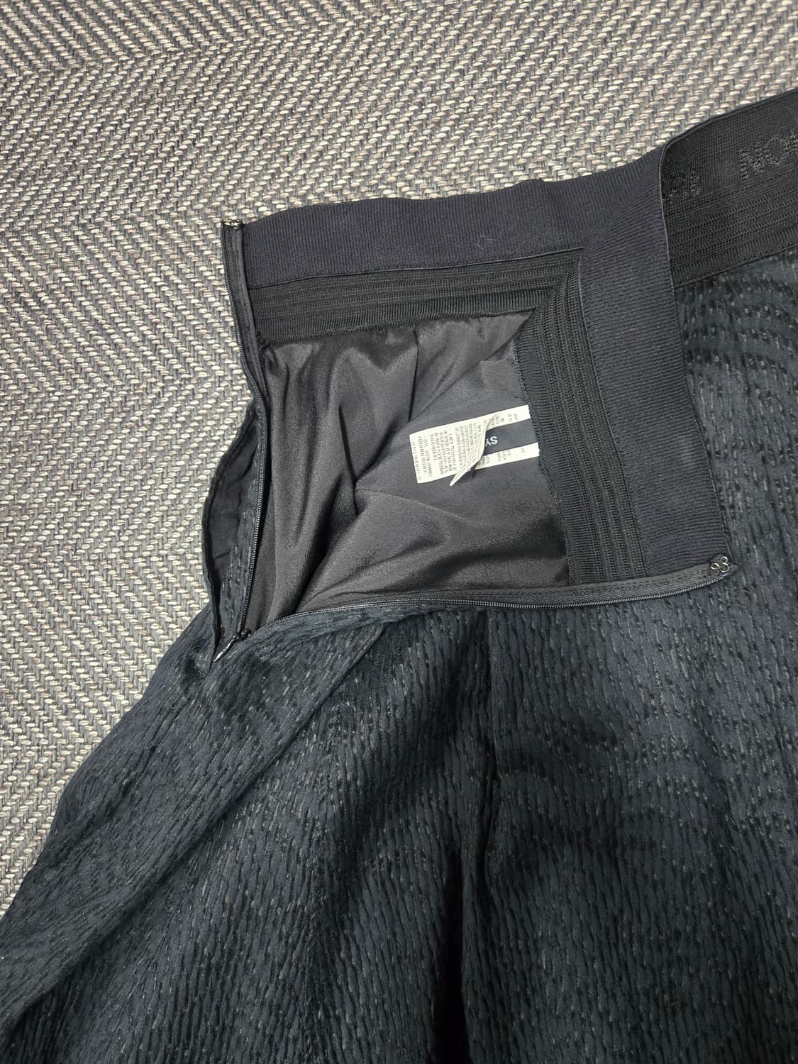 한섬 시스템 23ss SYSTEM 블랙 플레어 스커트 밴딩스커트 상품이미지6