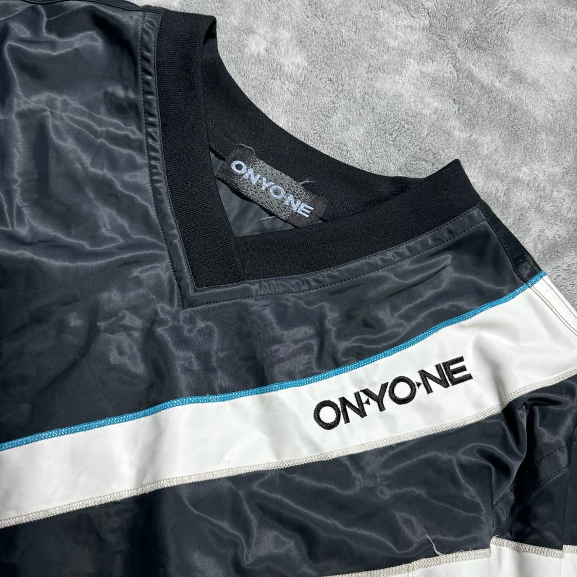 온요네 ONYONE 브이넥 패턴 아노락 상품이미지2