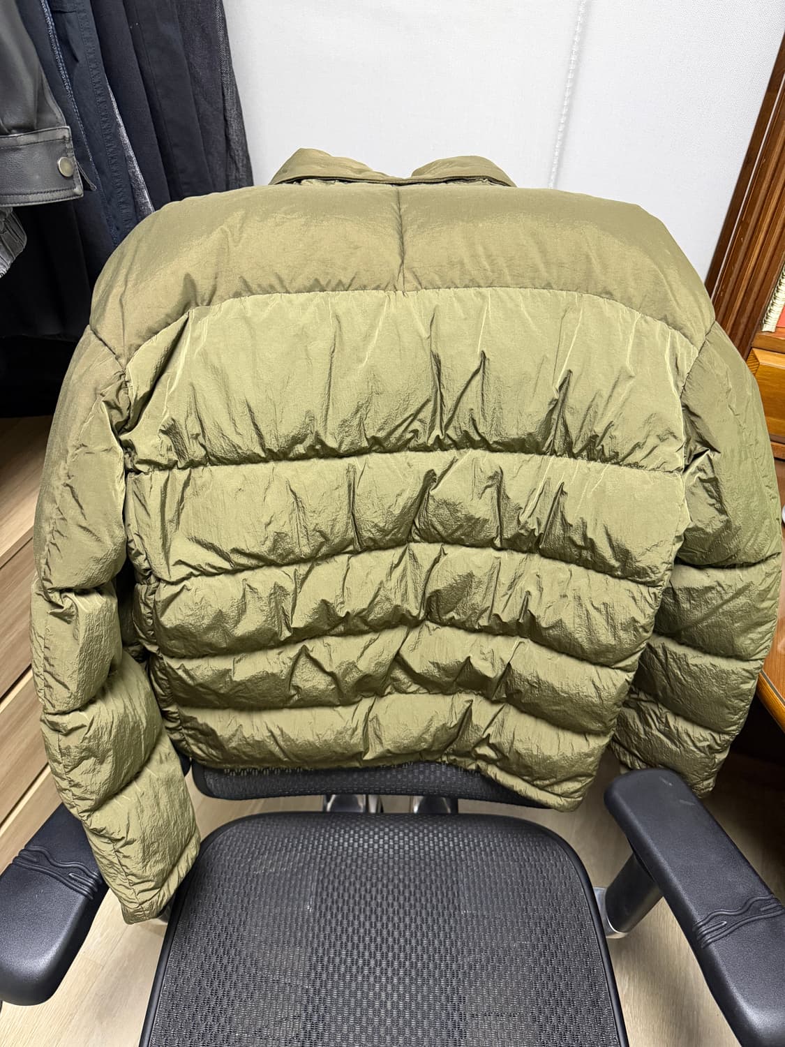 CP컴퍼니 가먼트다잉 크롬패딩 상품이미지2