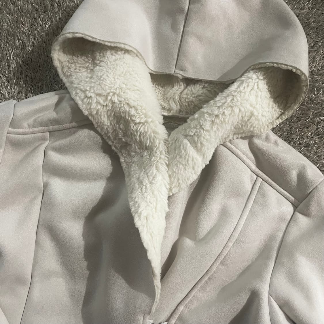 세실맥비 화이트 베이지 퍼 후드 무스탕 자켓 오네 갸루 상품이미지2