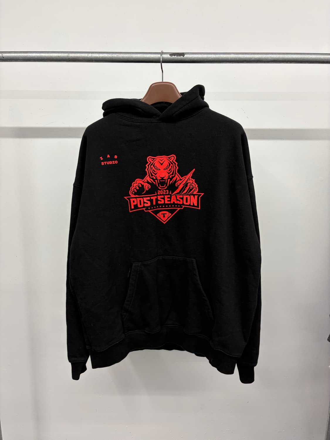 (XXL) 기아타이거즈x아이앱스튜디오 2023 포스트시즌 후디 후드 상품이미지1