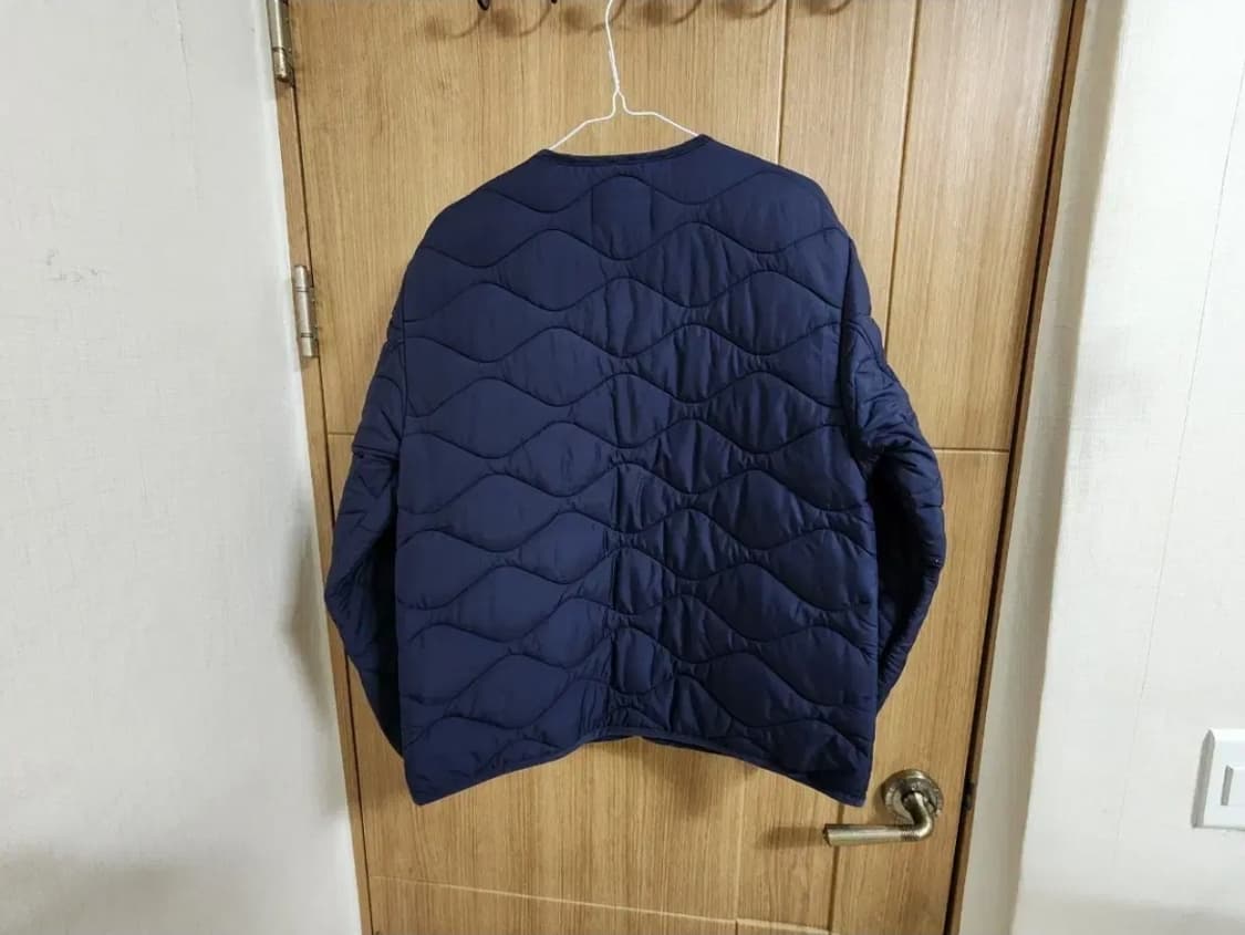 (S)챔피온 공용 C로고 웨이브 퀼팅 패딩 자켓 네이비 상품이미지3