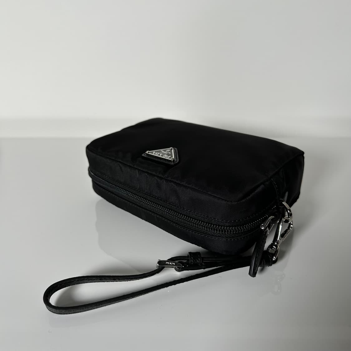 프라다 리나일론 스트랩 파우치 상품이미지2
