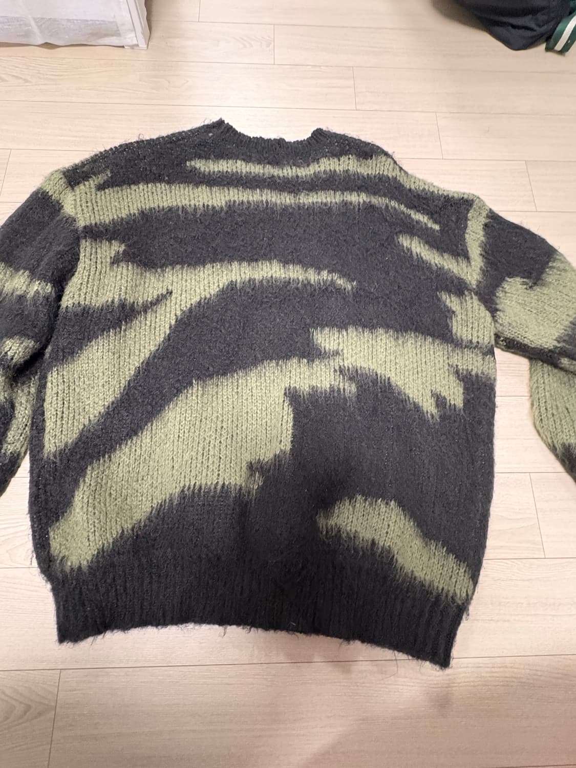 Loop Factory 모헤어 지브라 라운드니트 (XL-XXL) 상품이미지3