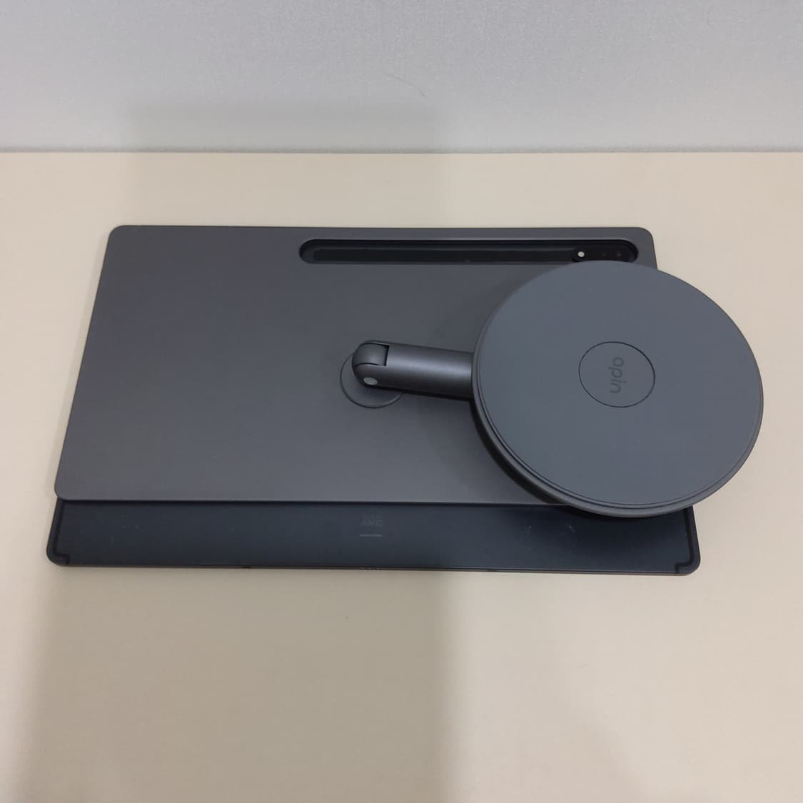 에이핀 갤럭시탭 울트라 마그네틱 회전형 거치대 상품이미지8