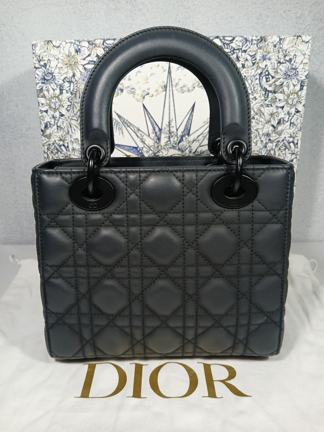 디올 레이디백 매트블랙 스몰 M0538SLOI 상품이미지5