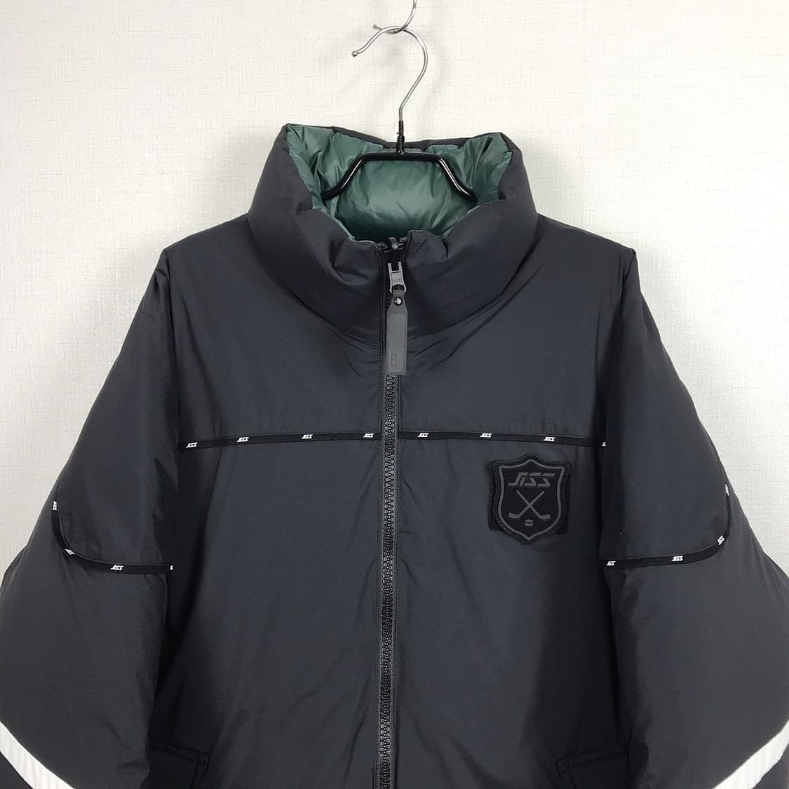 질스튜어트스포츠 라인배색 양면 덕다운 패딩 점퍼 남성100 상품이미지2