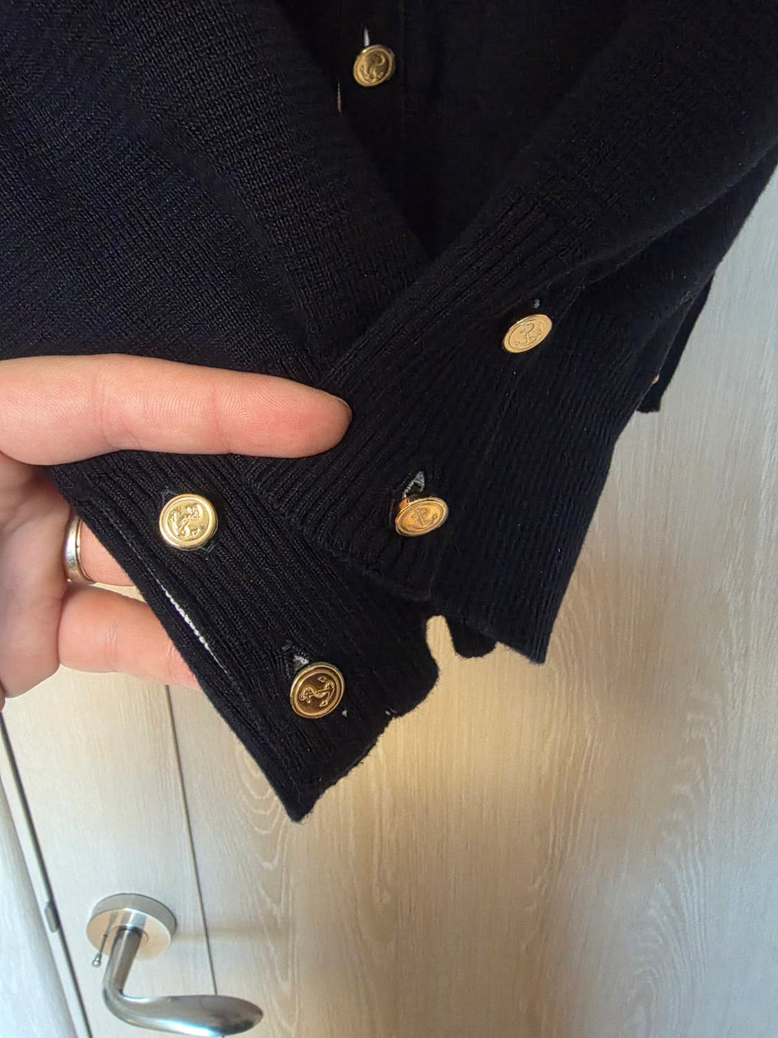 [24년/백화점] 톰브라운 밀라노스티치 가디건 2사이즈 상품이미지4