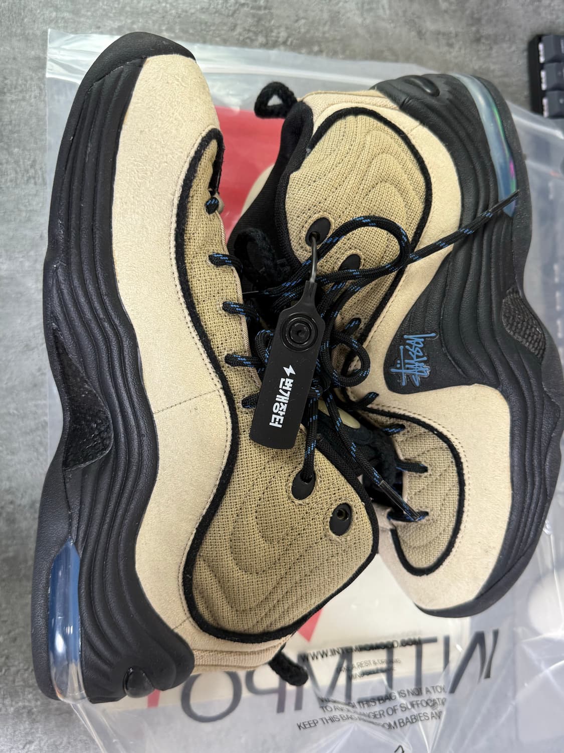 나이키 x 스투시 에어 페니 2 라탄 앤 라임스톤 상품이미지3