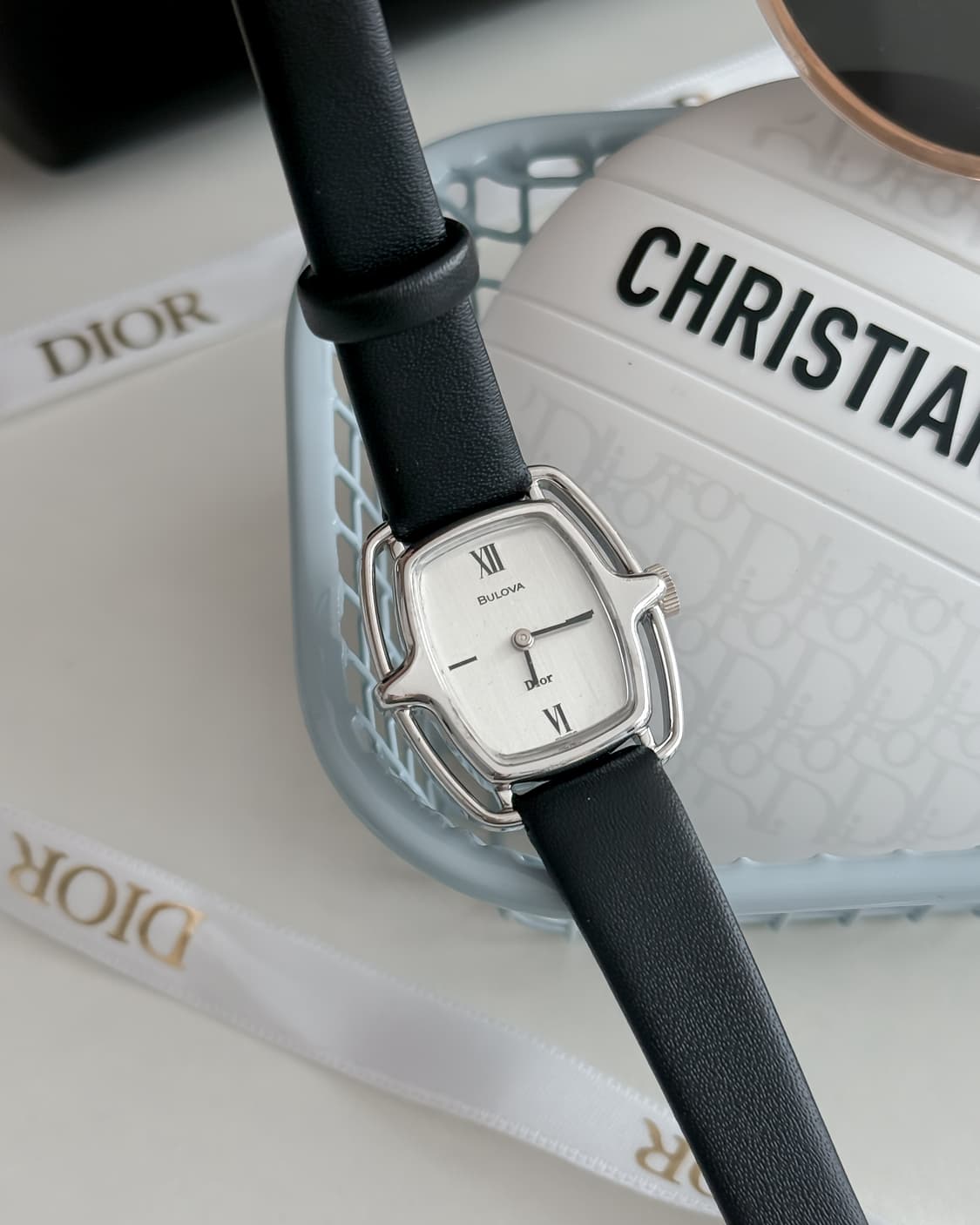 디올 X 부라바 와이어 프레임 수동 시계 상품이미지1