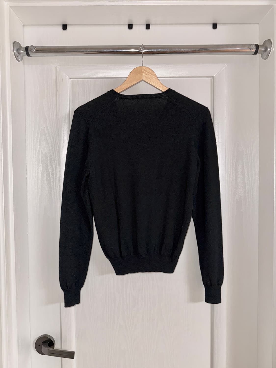 V-neck Knit Sweater 상품이미지3