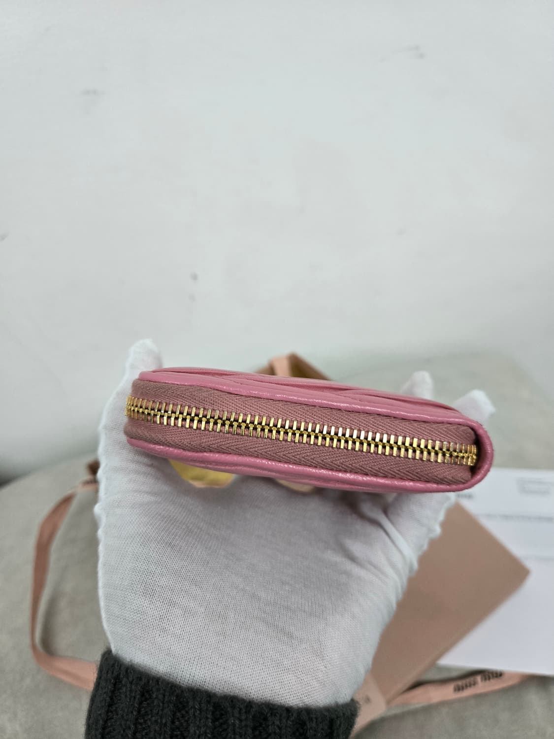 [보증서 정품] 미우미우 마테라쎄 장지갑 상품이미지4