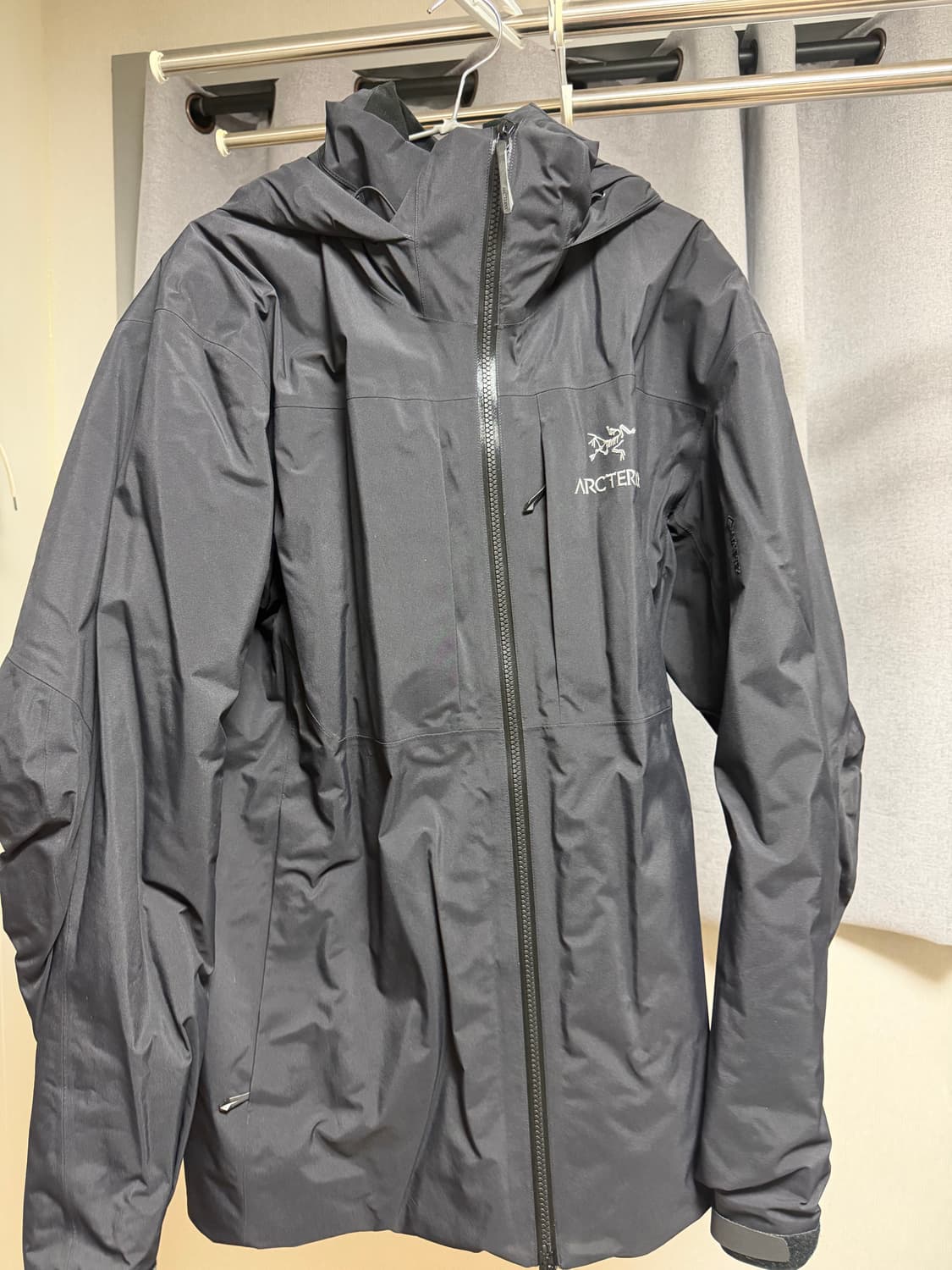 아크테릭스 피션sv L사이즈 판매합니다 상품이미지1