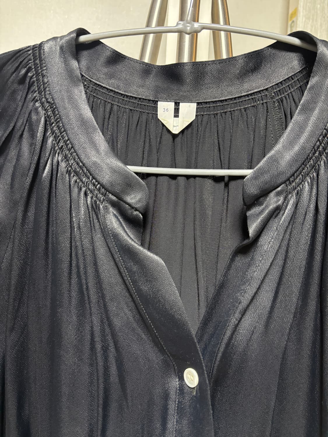 Arket 셔링 미디 원피스.  상품이미지3