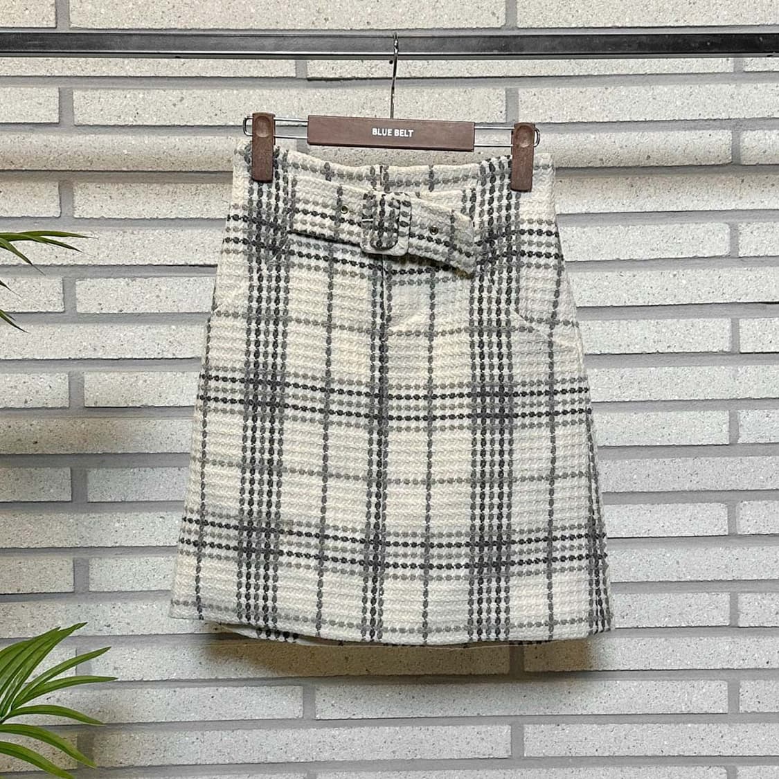 질스튜어트 트위드 체크 미디 스커트 벨티드 투포켓 뒷밴딩 디테일 아이보리 상품이미지2