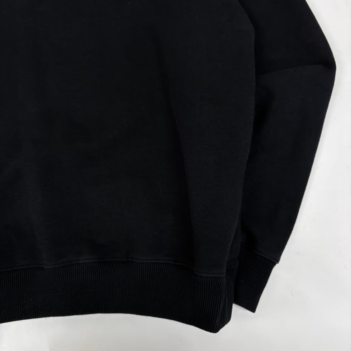 오프화이트 페인트 애로우 슬림 맨투맨 상품이미지3