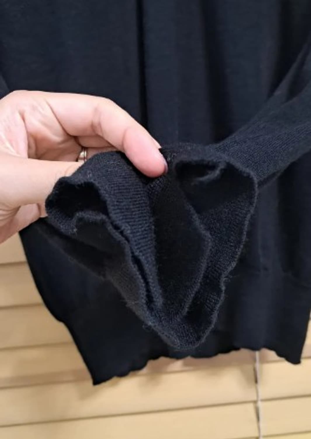 Karl Lagerfeld 칼라거펠드 여성 V넥울100니트 55사이즈 상품이미지4