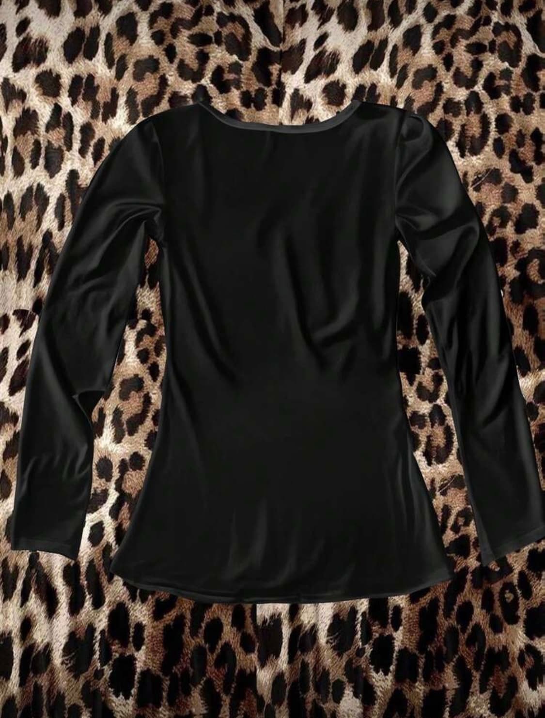 새상품) v넥 딱붙핏 십자가 무늬 롱슬리브 상품이미지2