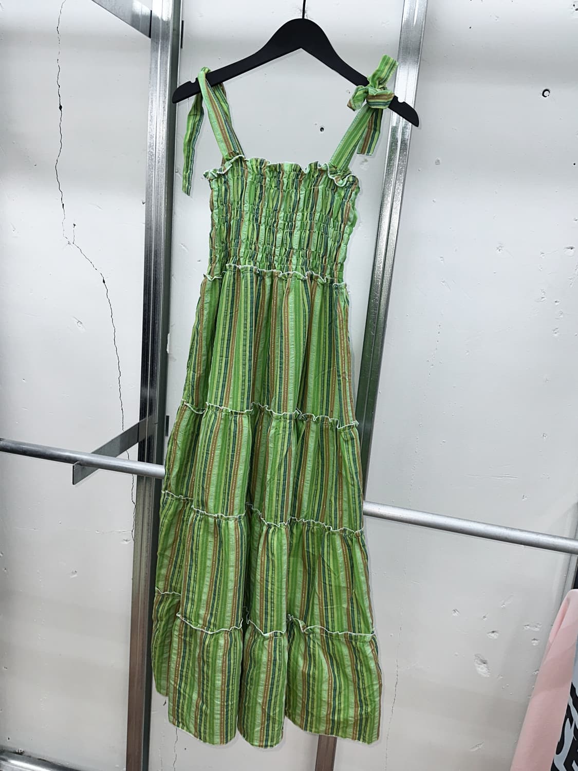 green color stripes strap dress 상품이미지1