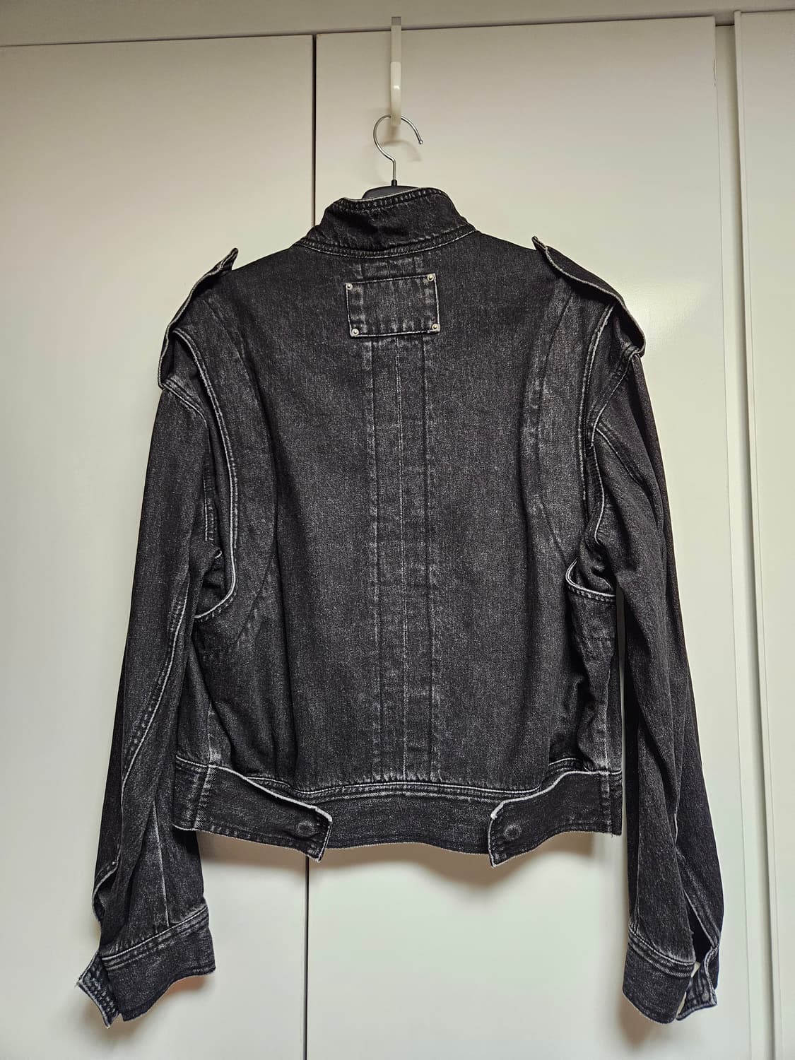 [메종미네드] 데님 트러커 자켓 블랙 상품이미지3