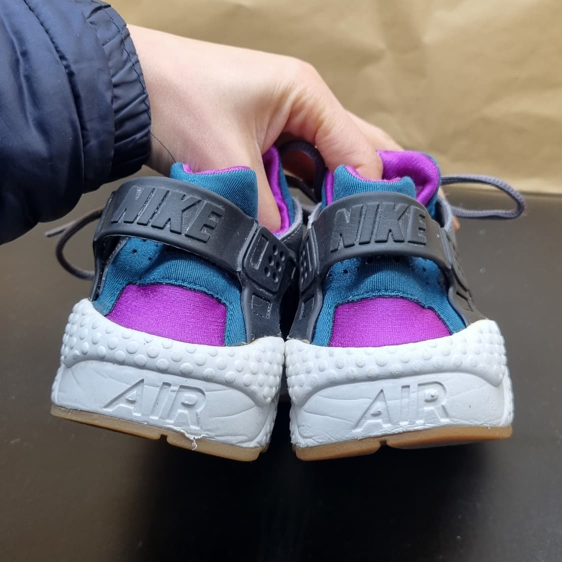 나이키 허라취 런 다크그레이 실사이즈225 상품이미지4