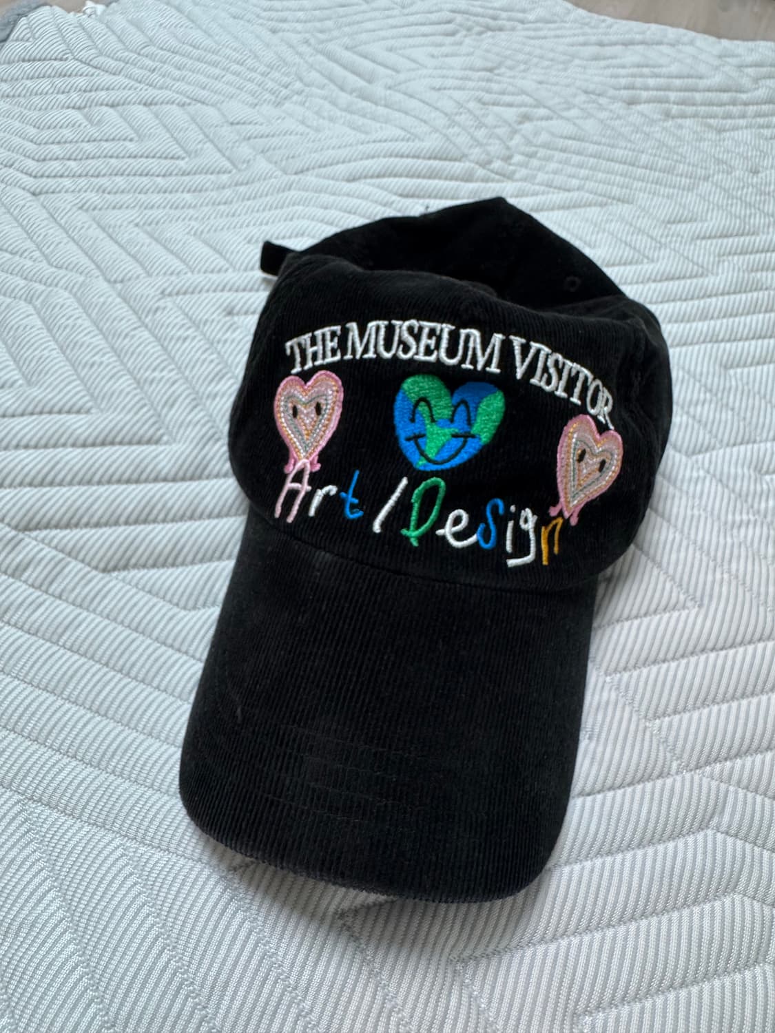 더 뮤지엄 비지터 볼캡 상품이미지1