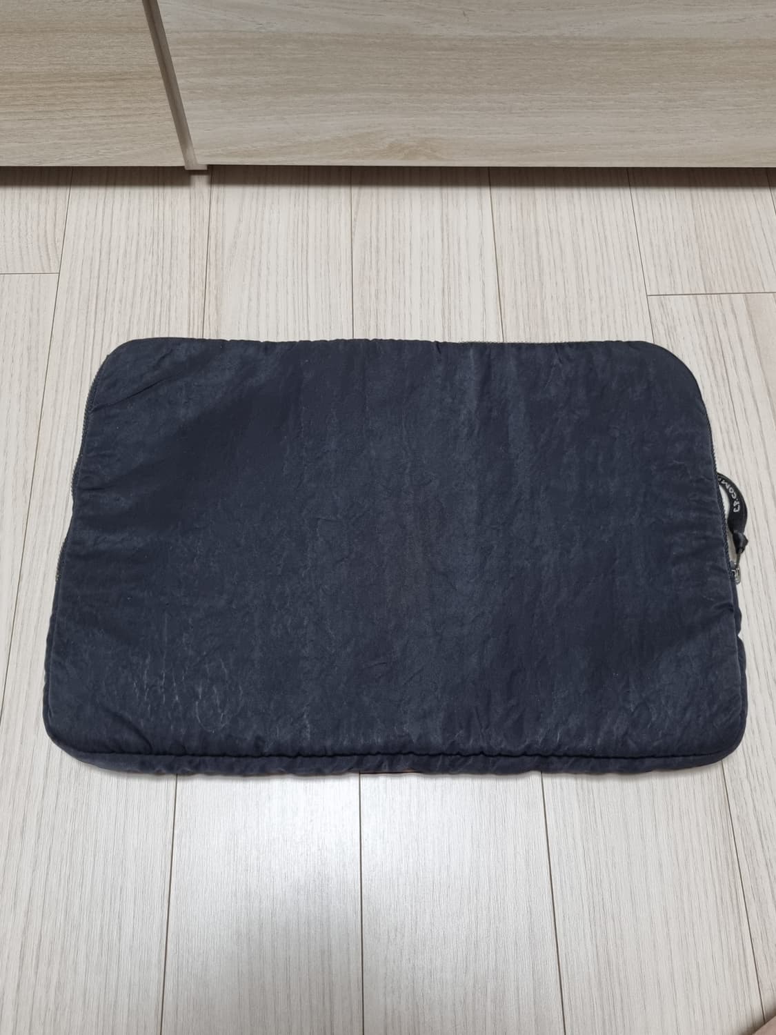 cp컴퍼니 클러치백 상품이미지2