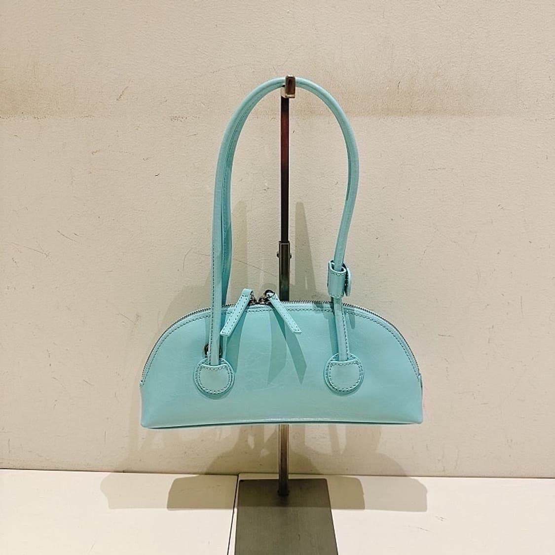 (정품/새상품) 마지셔우드 여성 아쿠아블루 글로시 레더 토트백 숄더백 상품이미지4