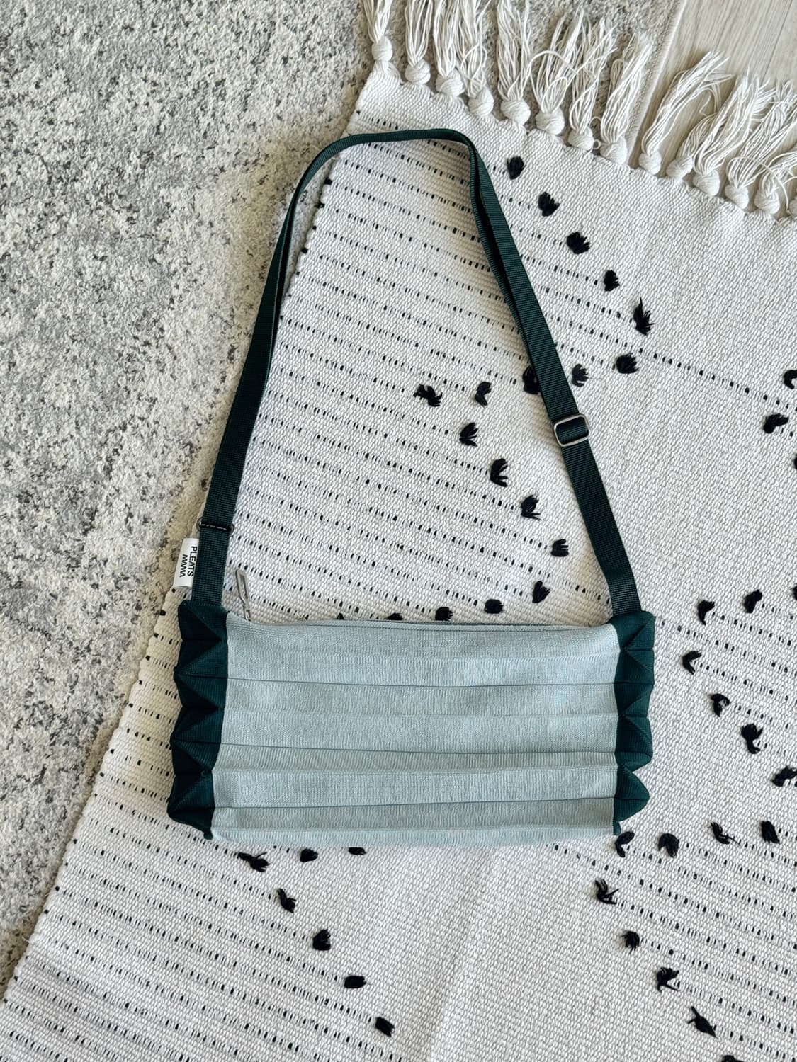 플리츠마마 샤코슈백 딥그린(남녀공용) 상품이미지5