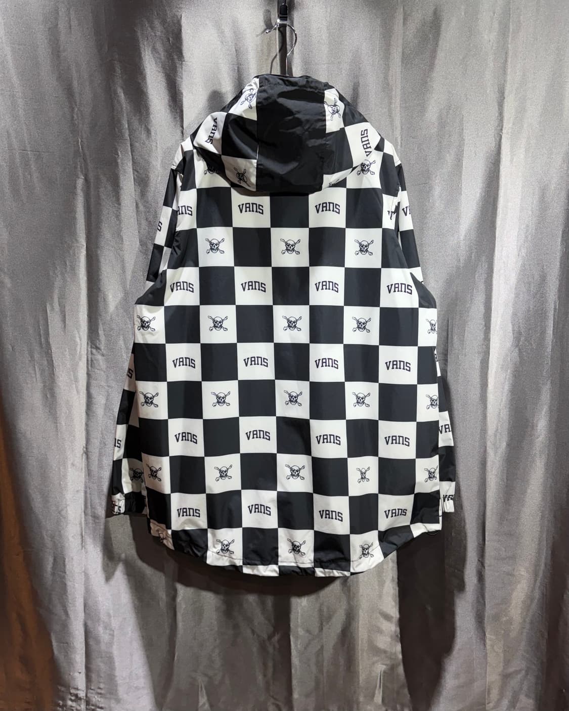 L Vans 반스 스컬 체커보드 나일론 후드 아노락 상품이미지3