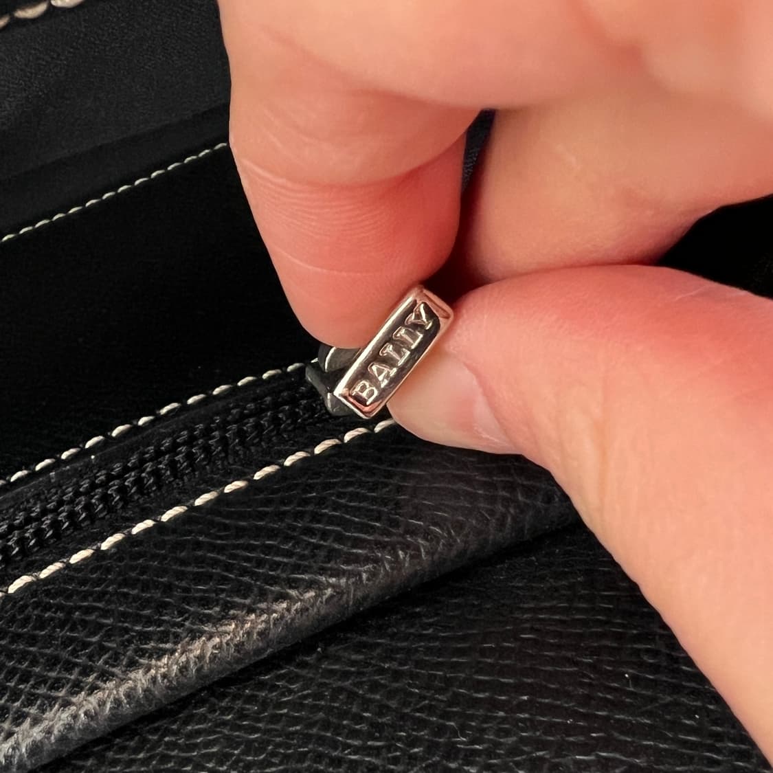 발리 블랙 레더 숄더백 상품이미지7