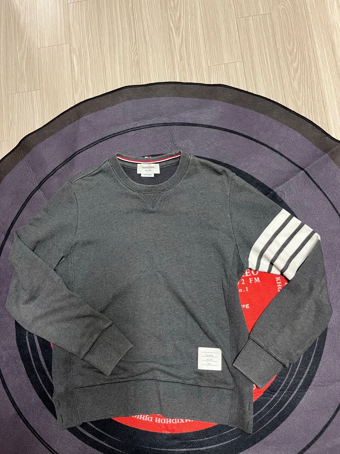 톰브라운 진그레이 4바 맨투맨 3size 상품이미지1