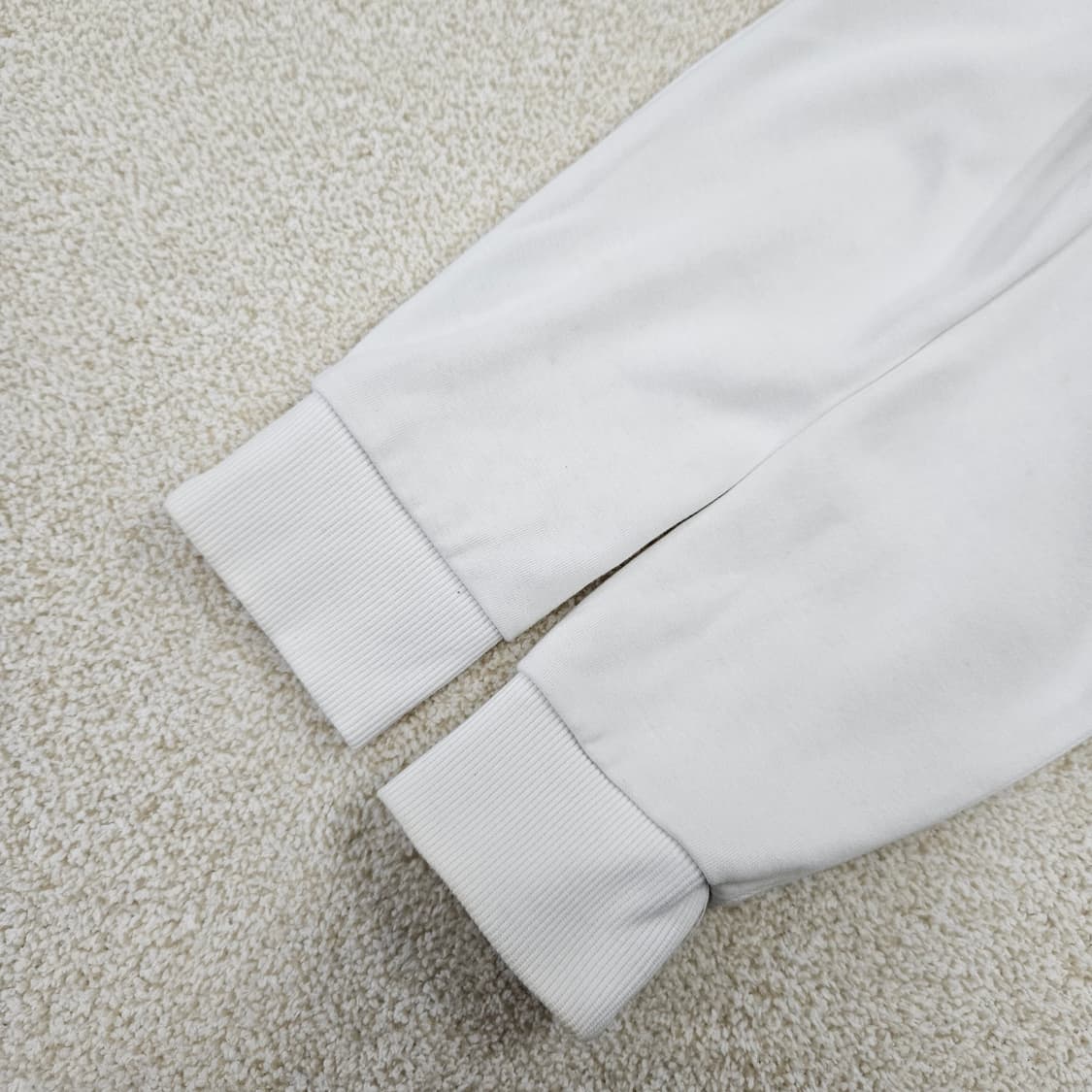 [95] 디스커버리 화이트 빅로고 맨투맨 티셔츠 1027JM1 상품이미지4