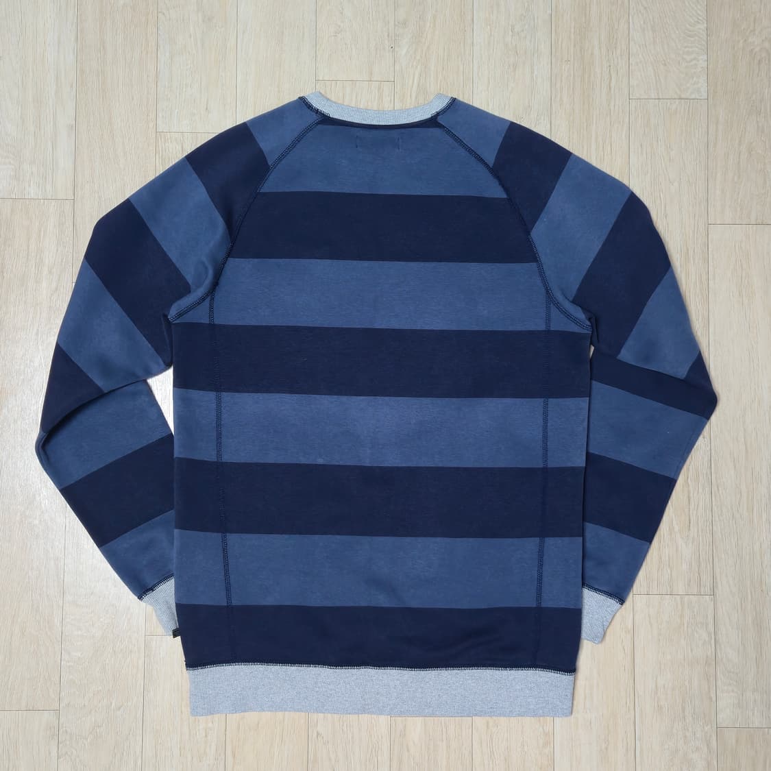 100) 아디다스 약기모 스트라이프 맨투맨 상품이미지5