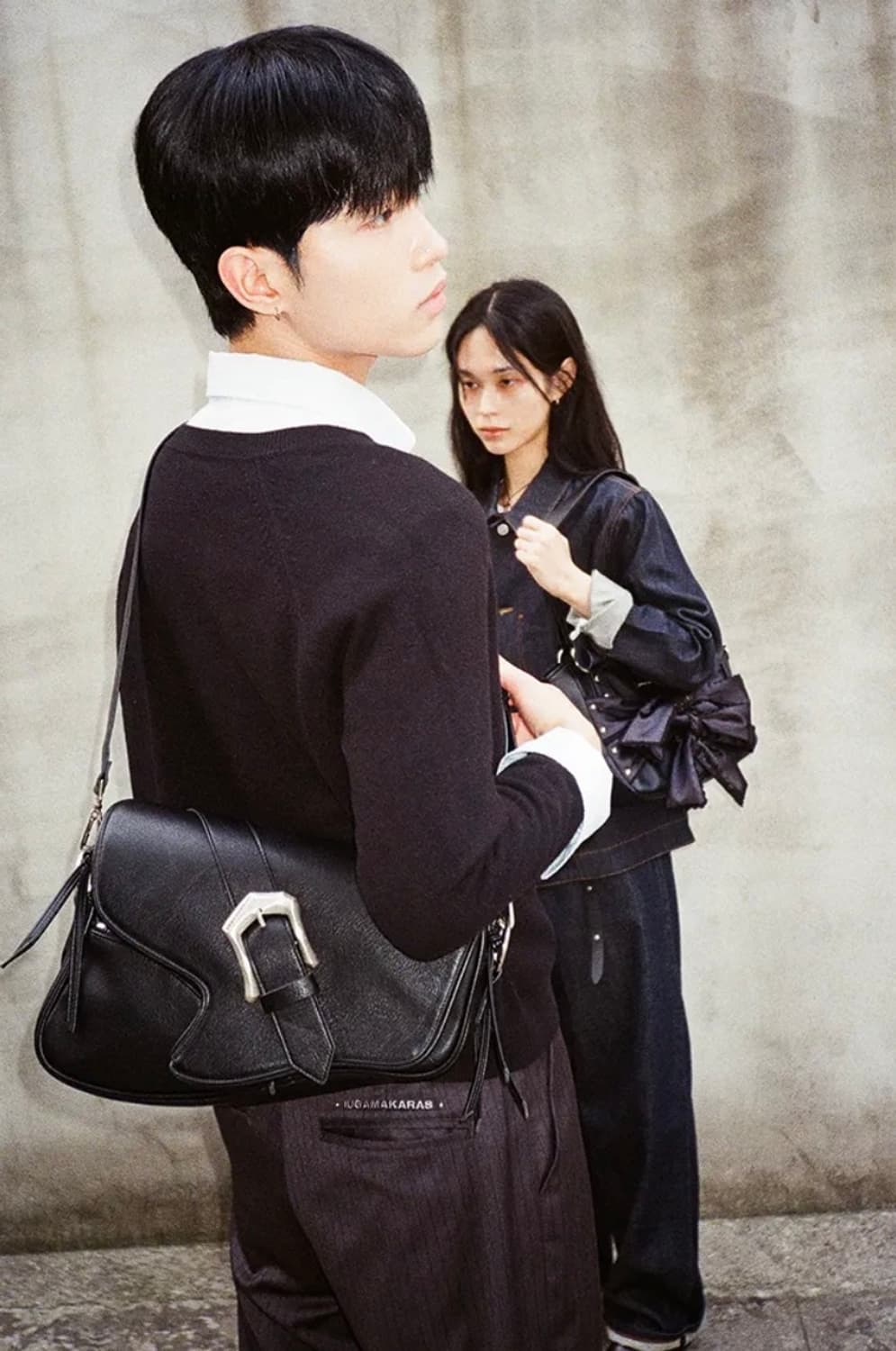 이우가마카라스 Bumpy buckle 숄더백 상품이미지2