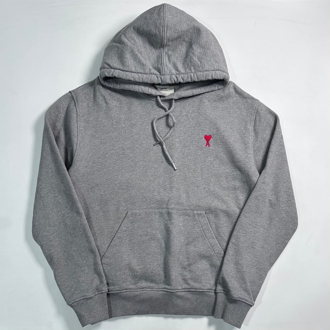 아미 스몰로고 다크 그레이 후드티  상품이미지1