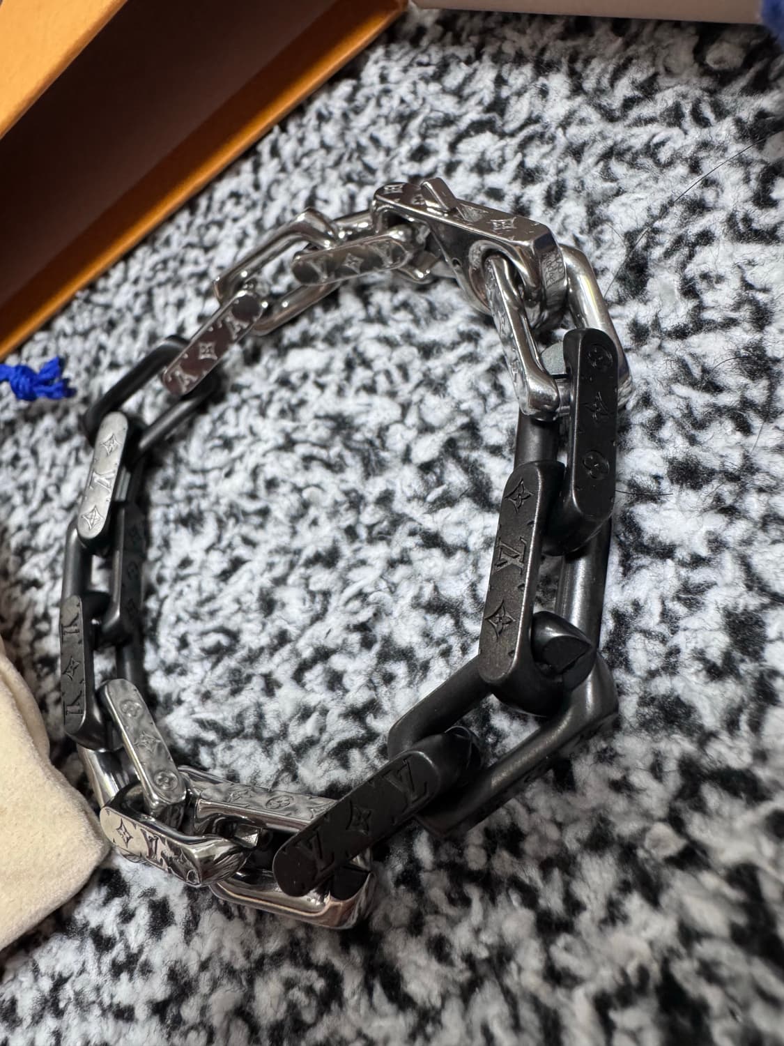 루이비통 버질아블로 체인 팔찌 블랙실버 L사이즈 상품이미지3