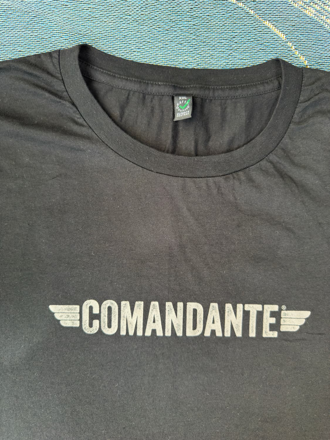 코만단테(COMANDANTE) 오피셜 로고 그래픽 반팔 티셔츠 블랙 상품이미지2