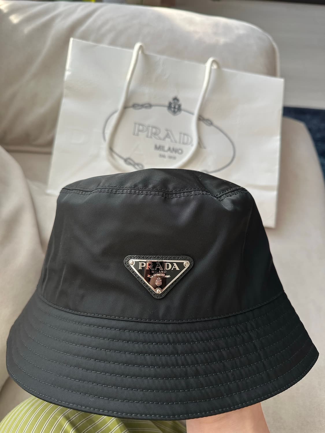 프라다 리나일론 버킷햇 M 상품이미지1