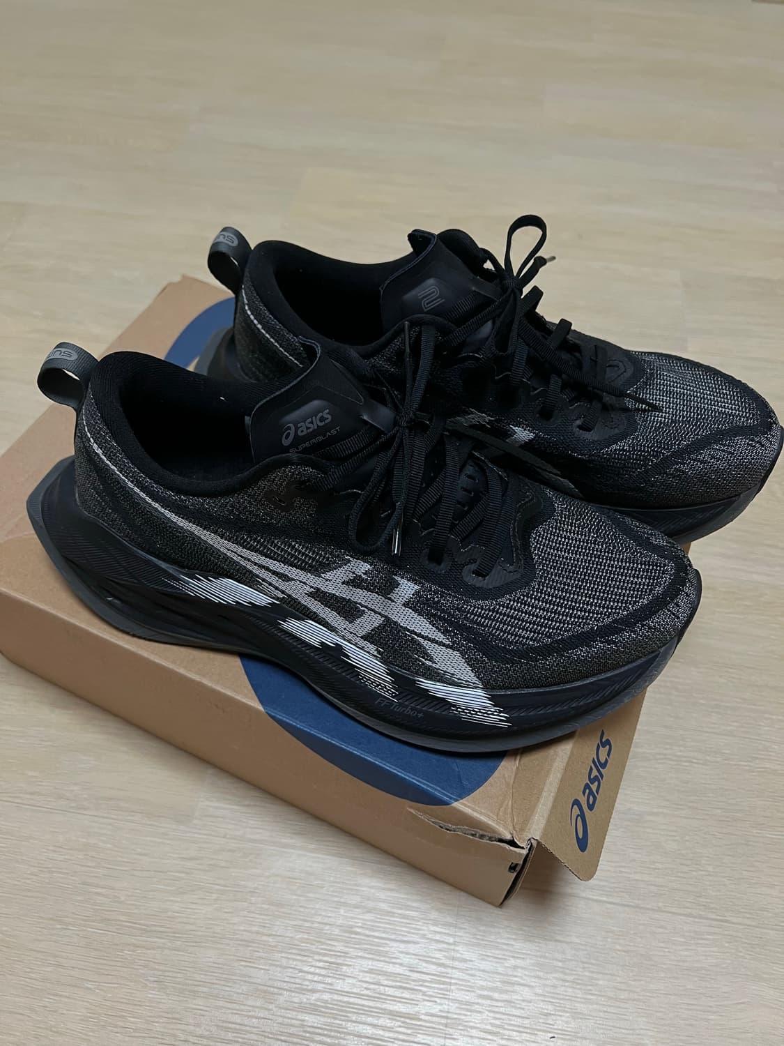 아식스 슈퍼블라스트2 상품이미지1