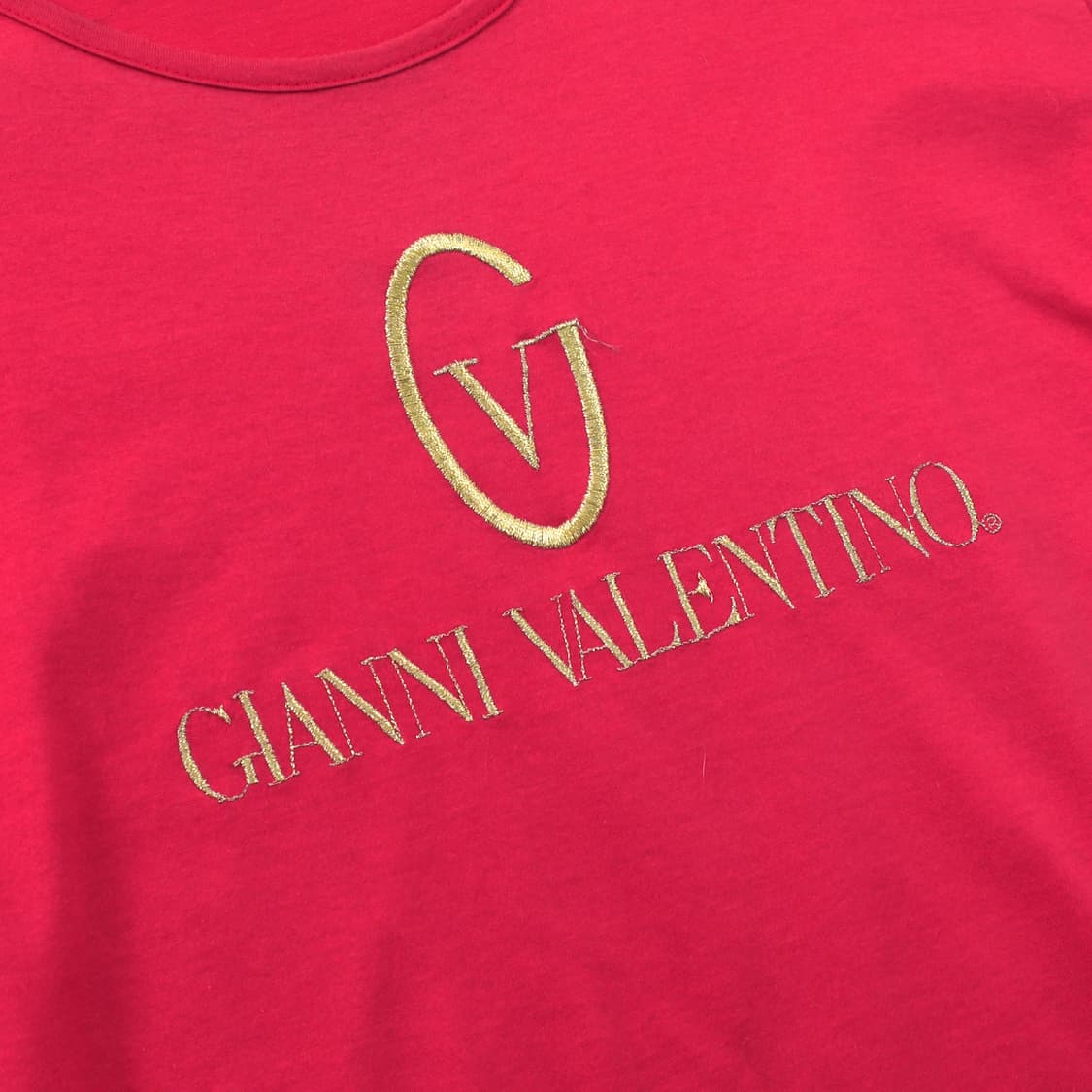 지아니 발렌티노 Valentino 레드 골드 로고 자수 반팔티셔츠 상품이미지6