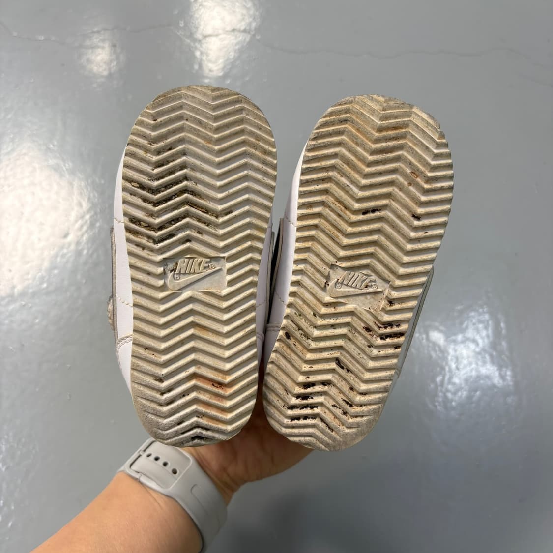 120 나이키 키즈 코르테즈 흰검 운동화 0406J 상품이미지7