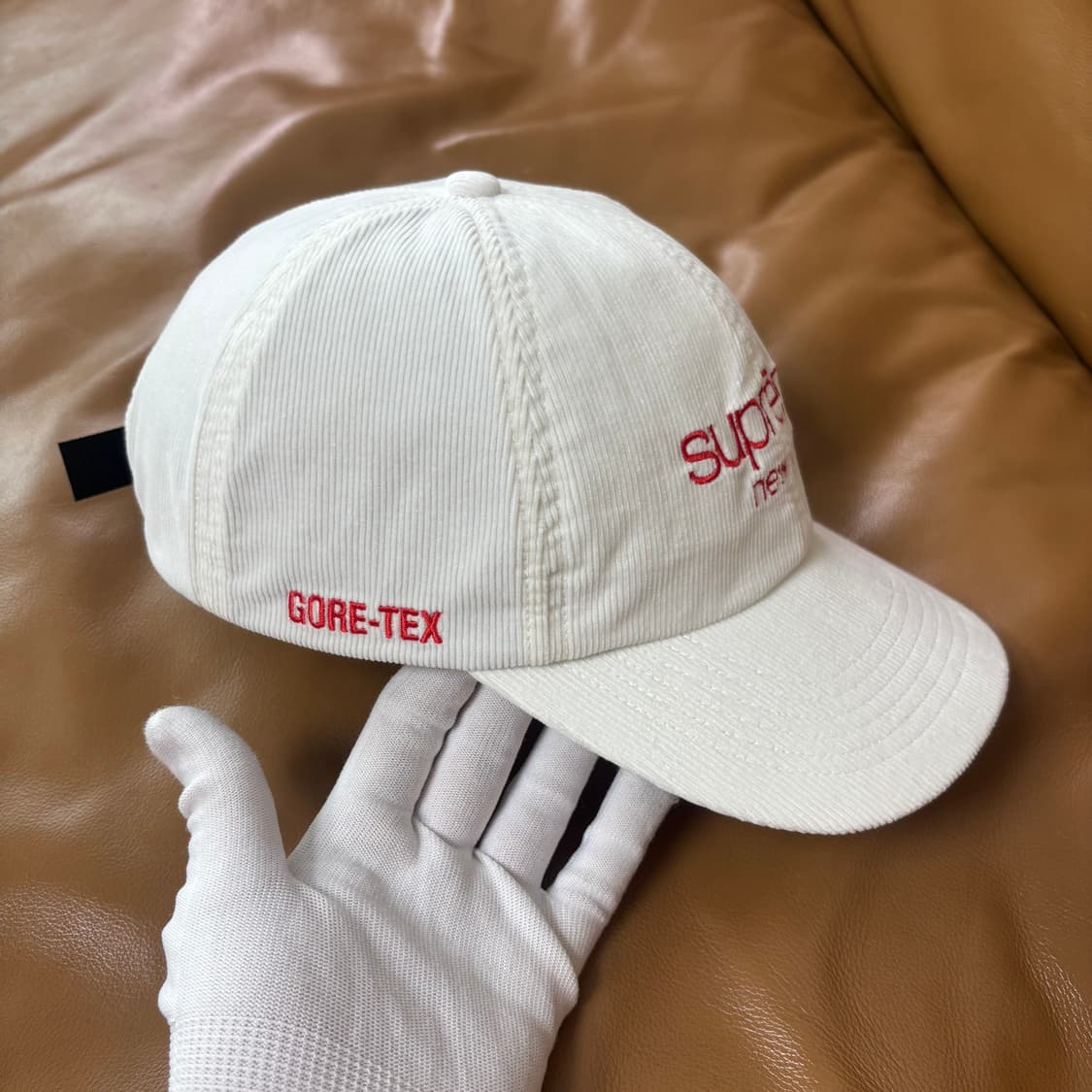 슈프림 6패널 볼캡 모자 고어텍스 클래식 로고 내츄럴 화이트 상품이미지5