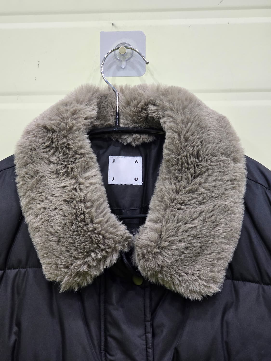 JAJU 넥 퍼 패딩 블랙 상품이미지3