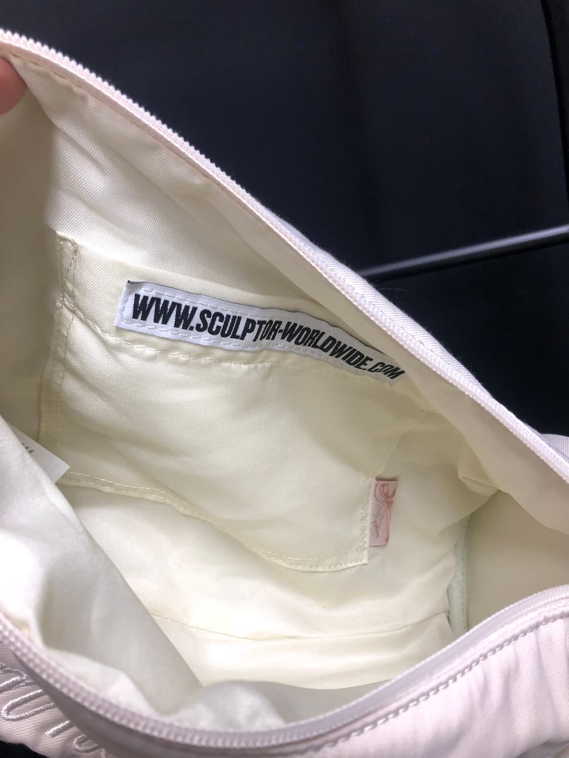 스컬프터 로즈 미니 더플백 아이보리 상품이미지5