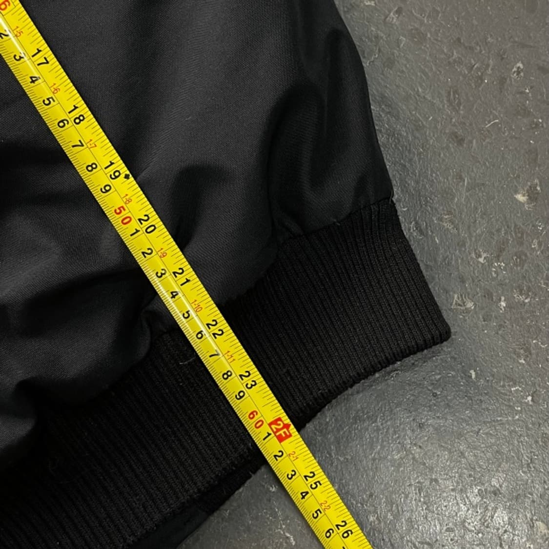 100 K2 구스다운 라쿤 숏패딩 상품이미지8