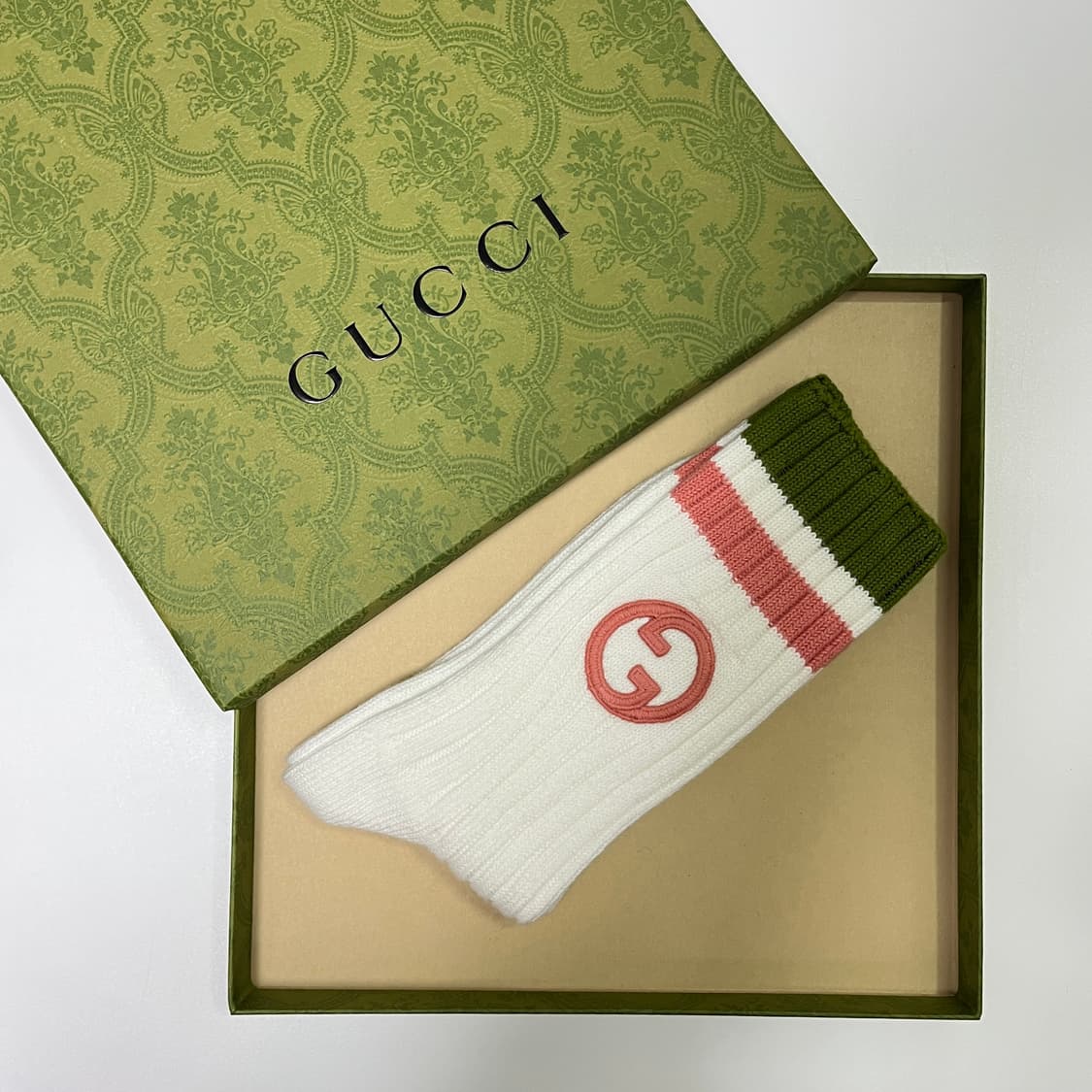 새상품 구찌 양말 인터로킹 자수 로고 삭스 화이트 올리브 핑크 상품이미지9