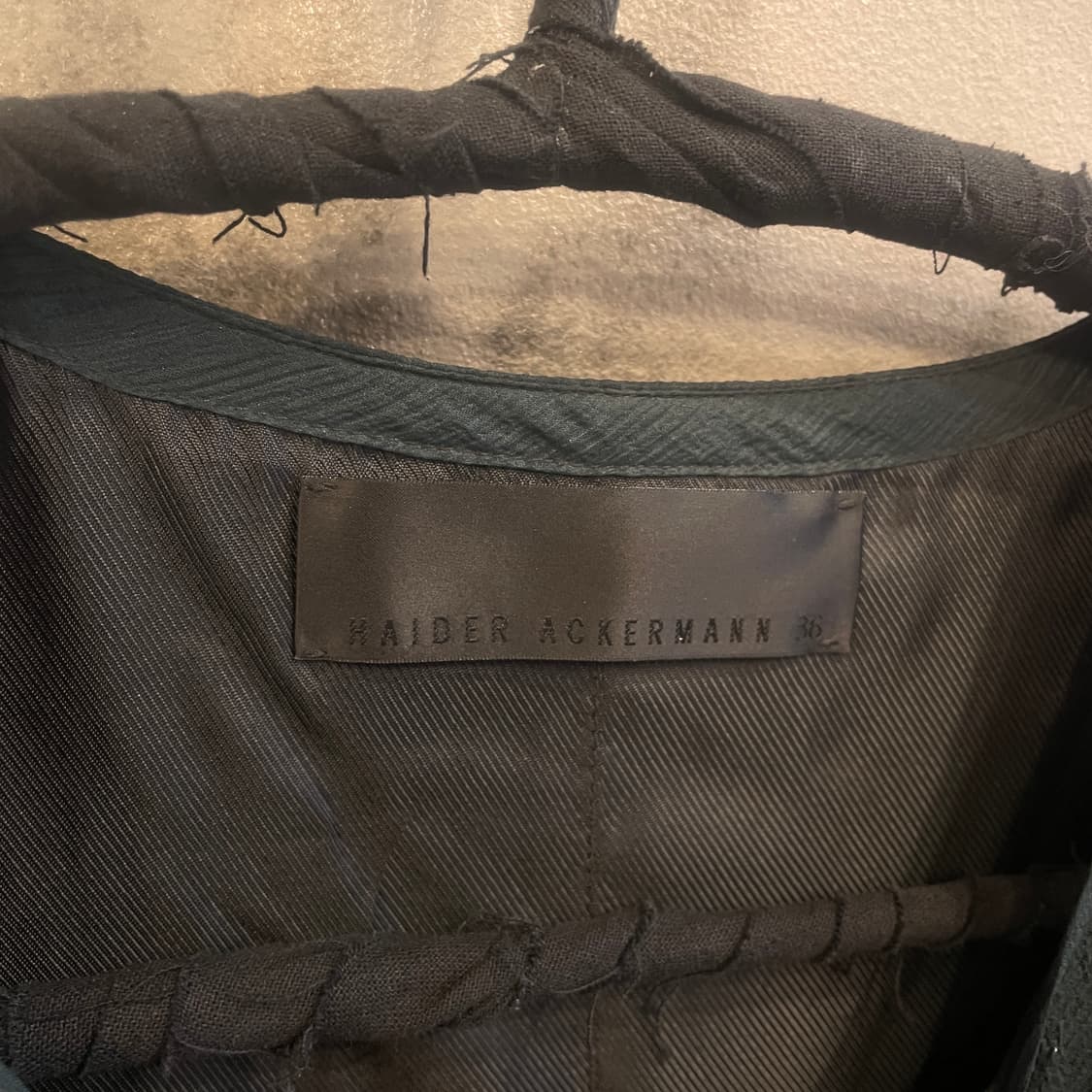 하이더 아커만 실크 드레이프 탑 상품이미지6