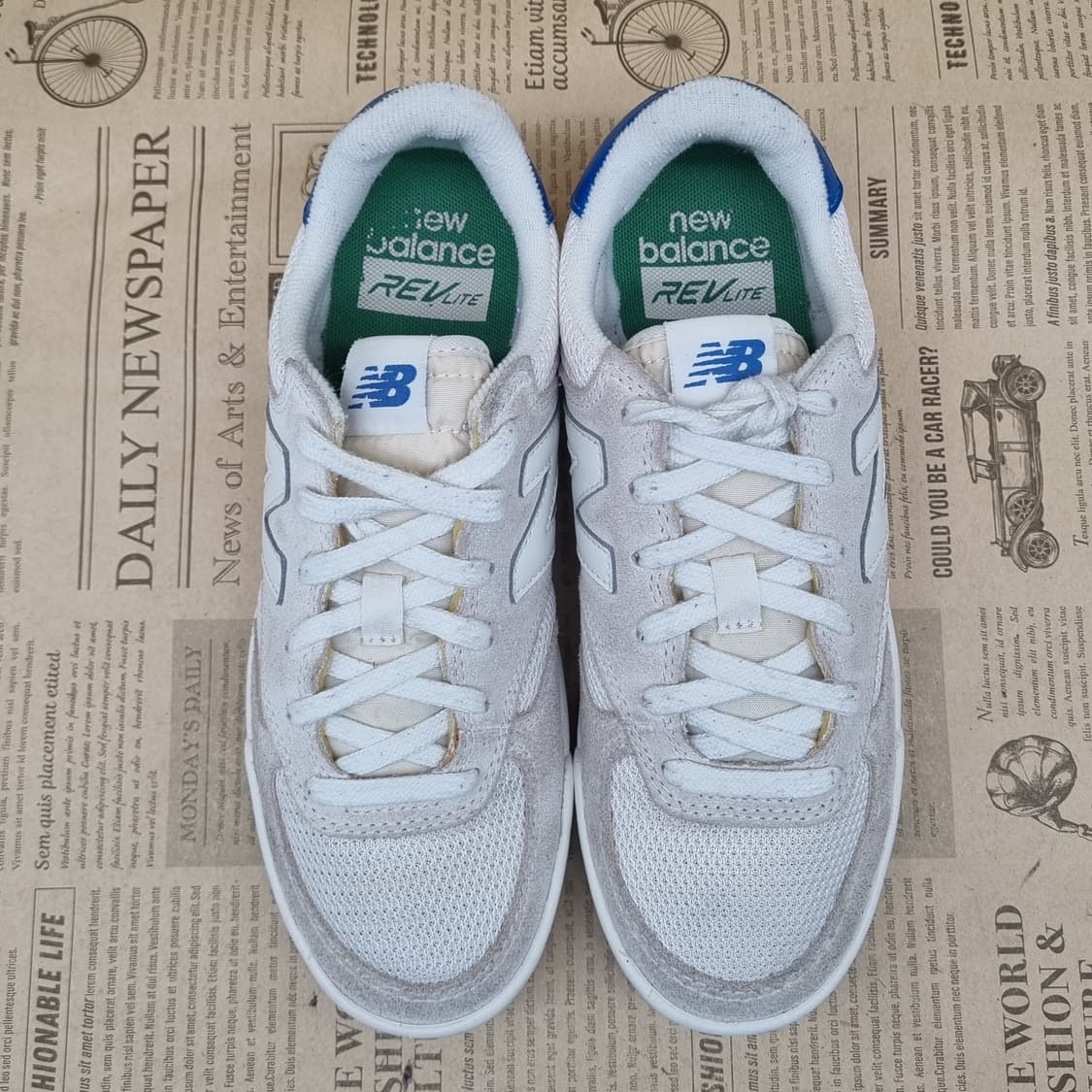 뉴발란스 CRT 300 스니커즈230 상품이미지2