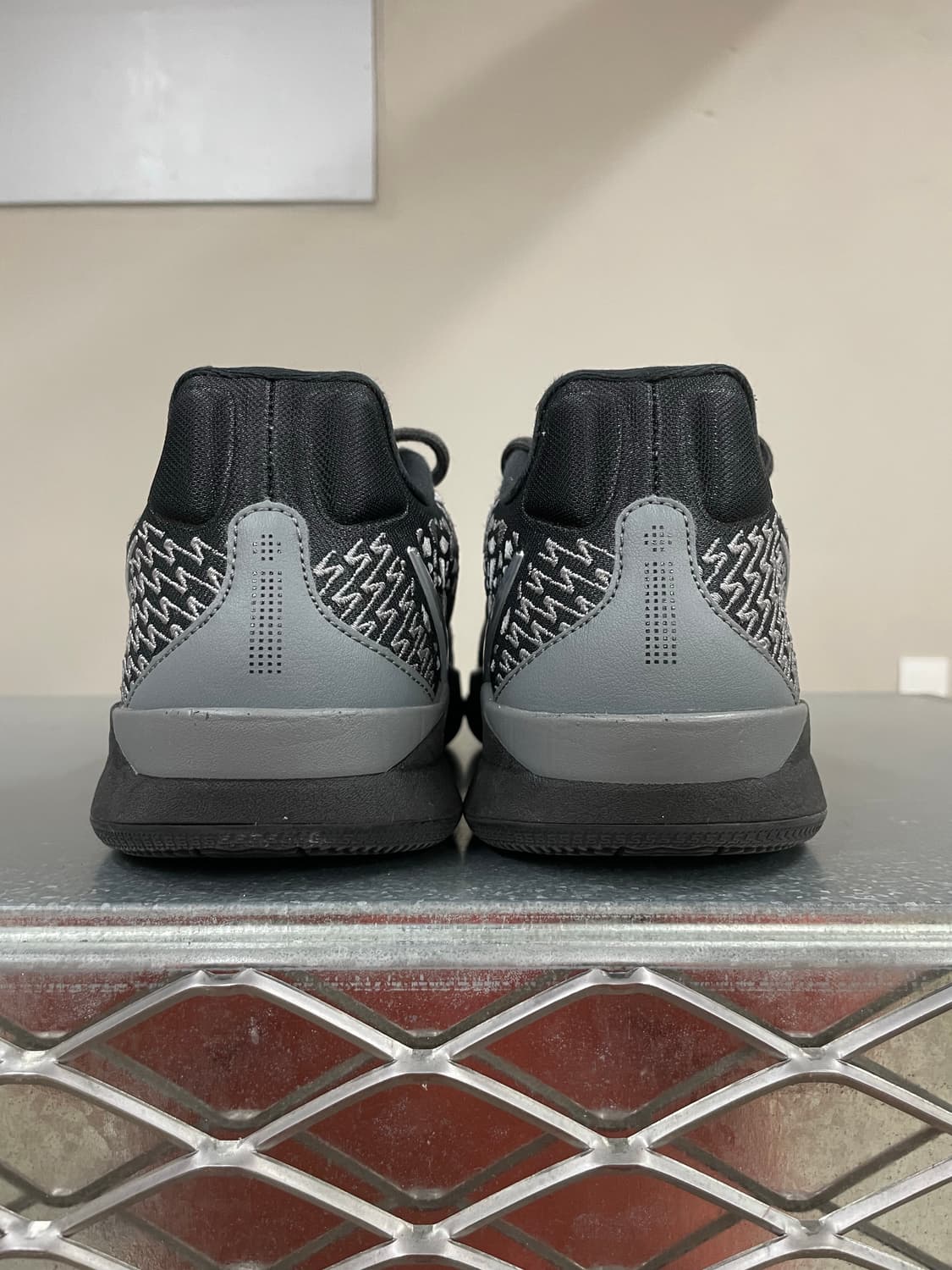 나이키 사브리나 2 미러드 300 상품이미지3